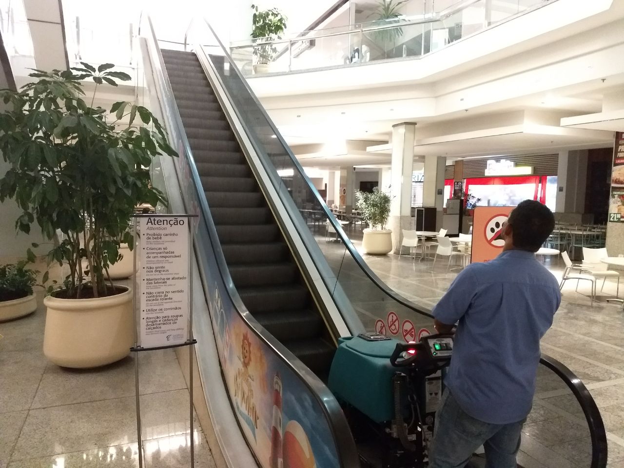 HIGTOP realizou serviço de limpeza em shopping de Salvador 