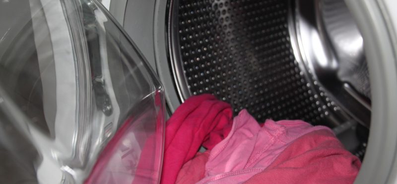 Acidulante: descubra as vantagens de usar o produto em lavanderias