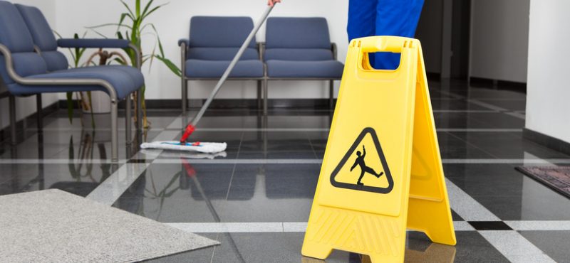 Saiba os cuidados especiais para a limpeza de pisos