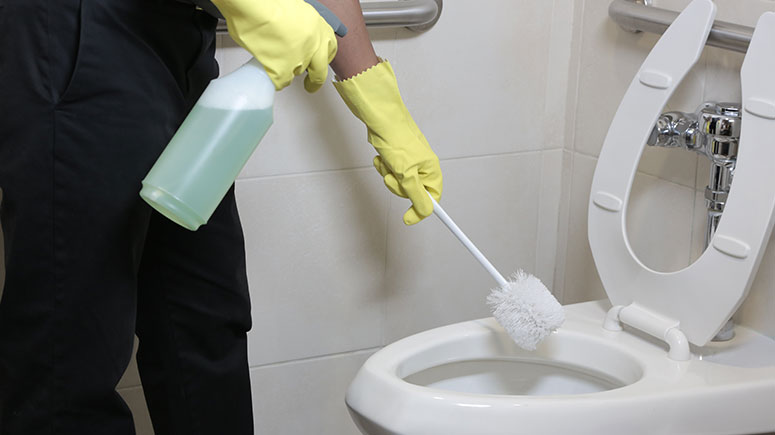 Veja como fazer a higienização dos banheiros em sua empresa